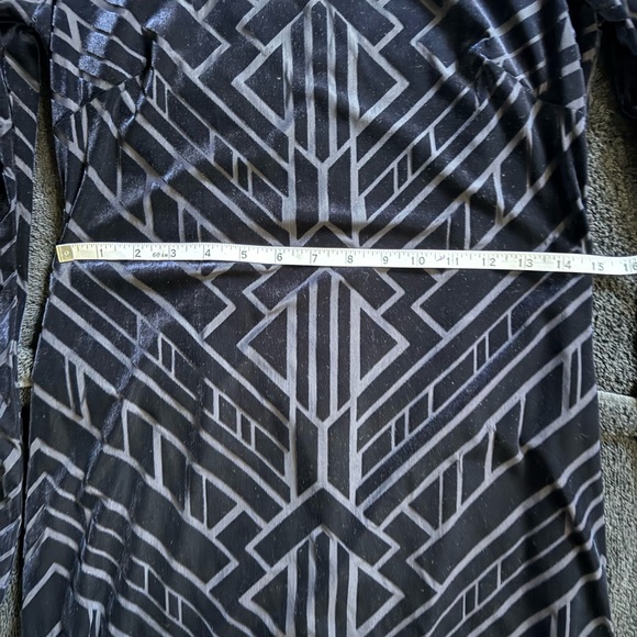 Vince Camuto size 4 Geometric Patterned Dress. Velour w stretch. Dark blue. - Picture 4 of 8